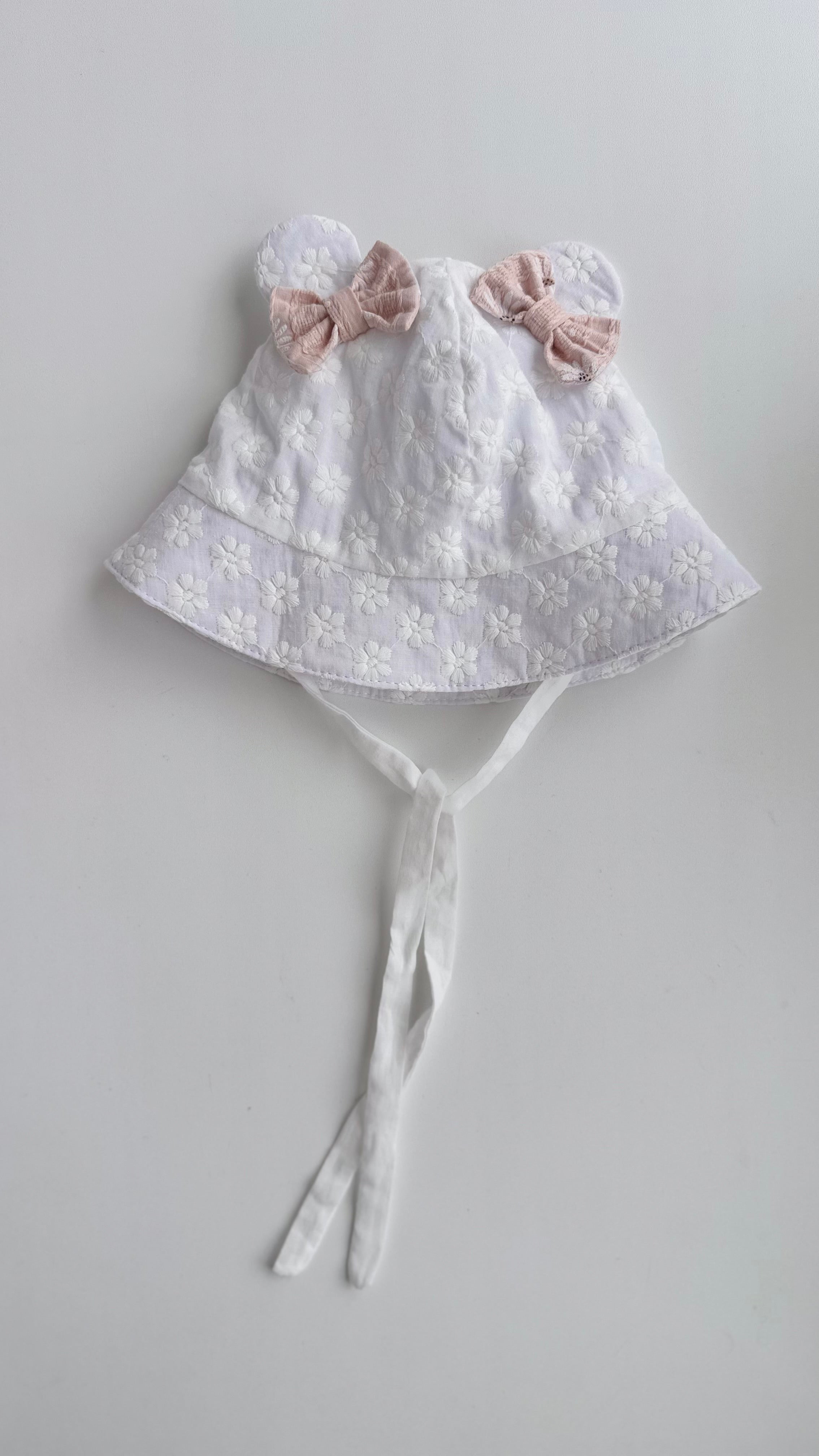 Pălărie din muselină