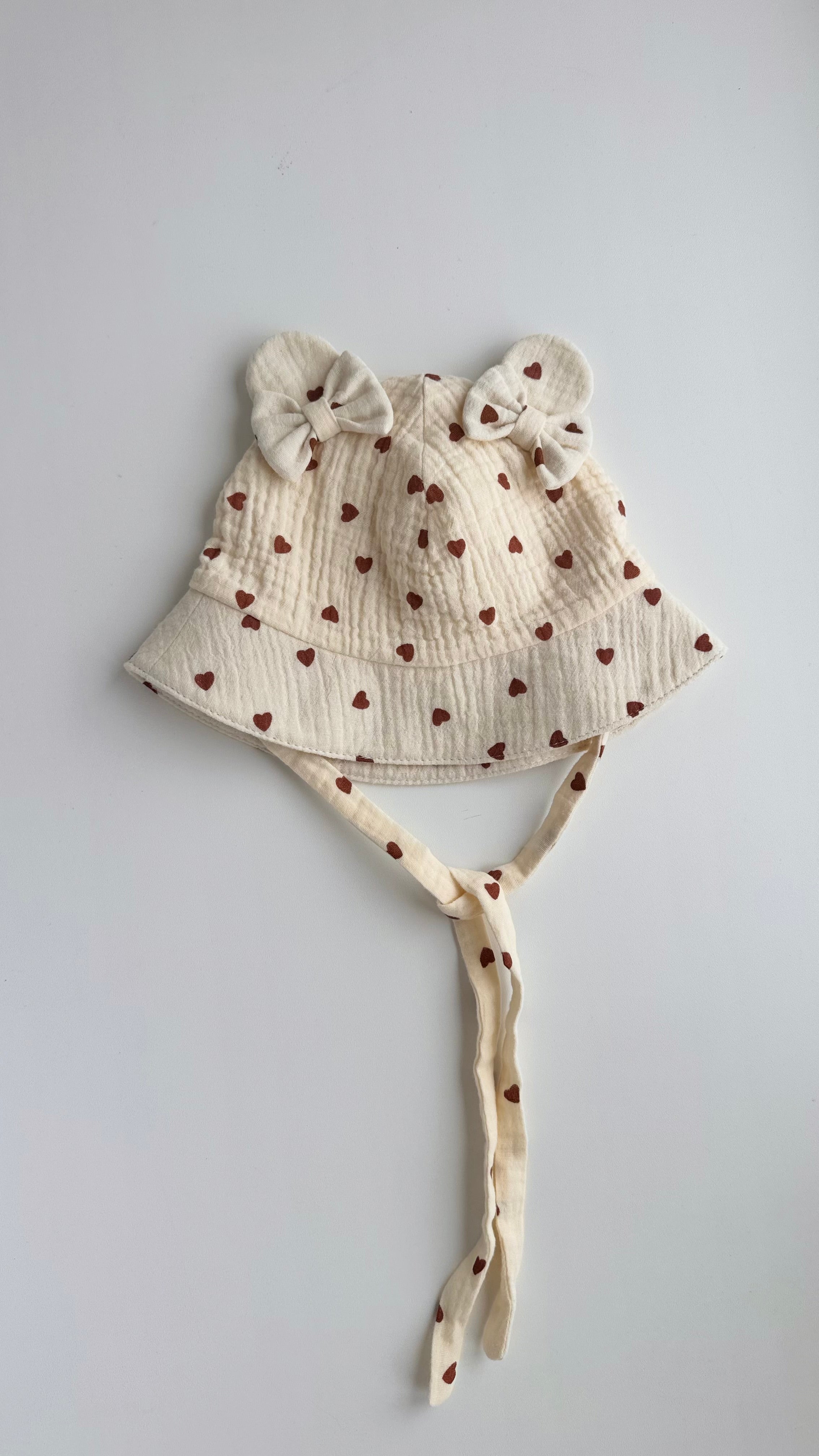 Pălărie din muselină