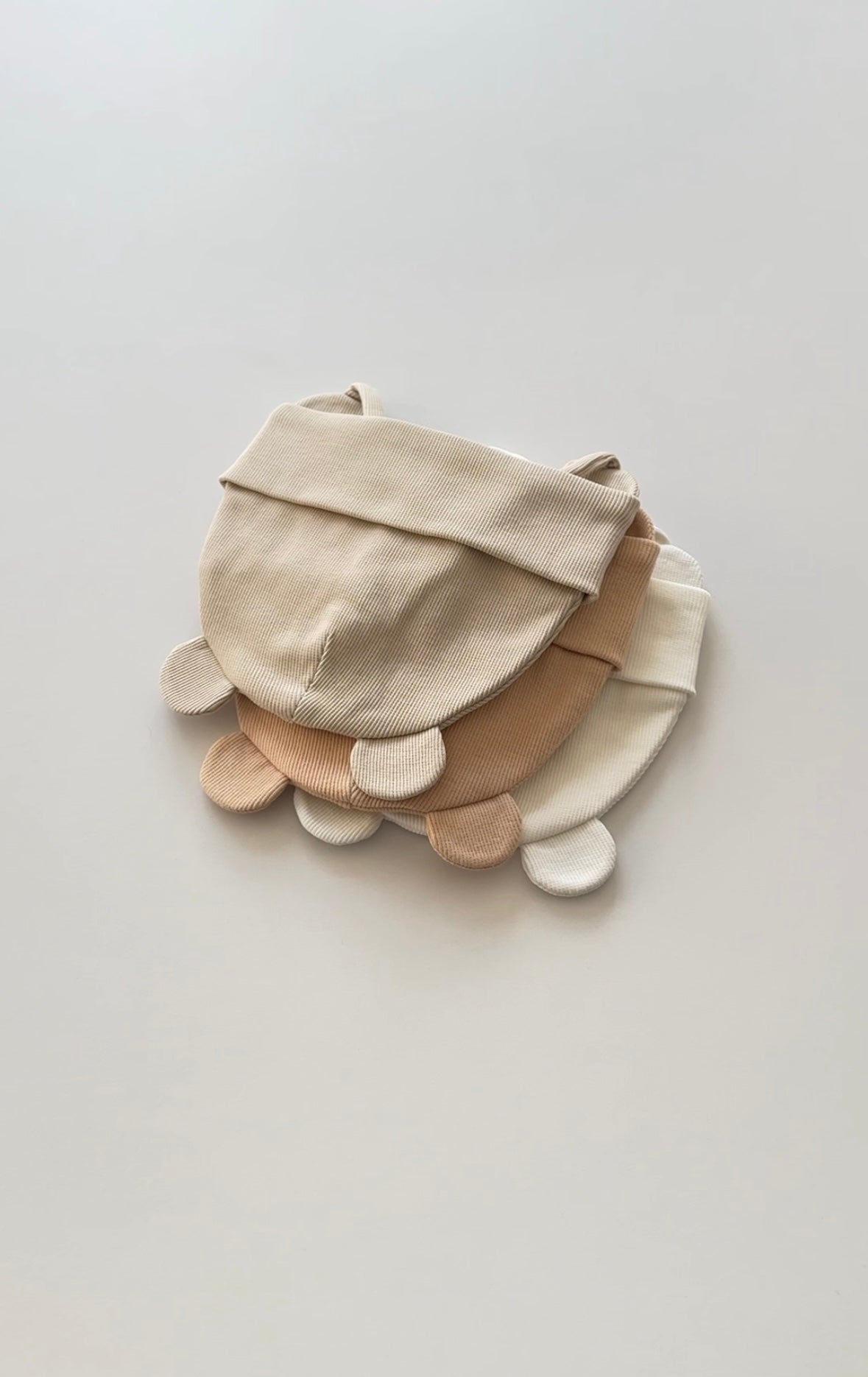 Căciuliță Teddy cu legături